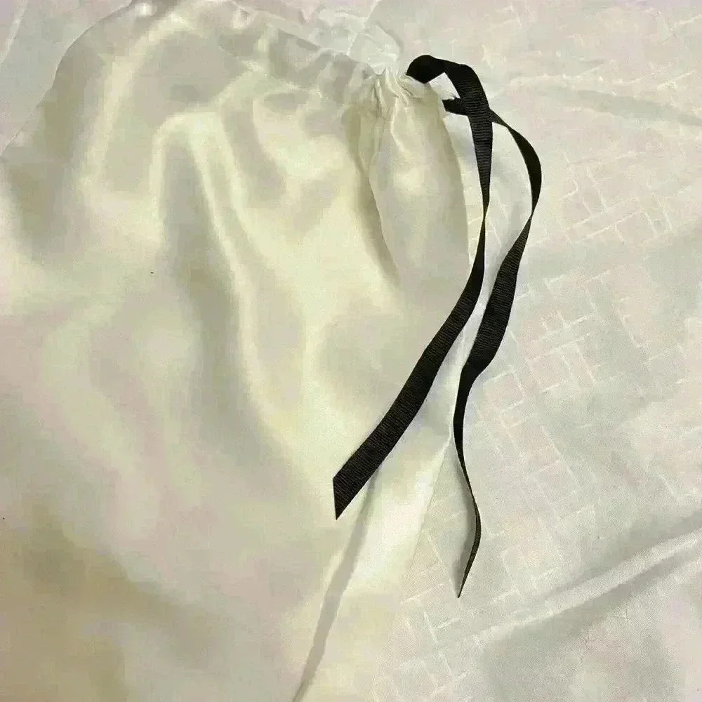 Gucci authentic storage dust bag with tie - Picture 7 of 9